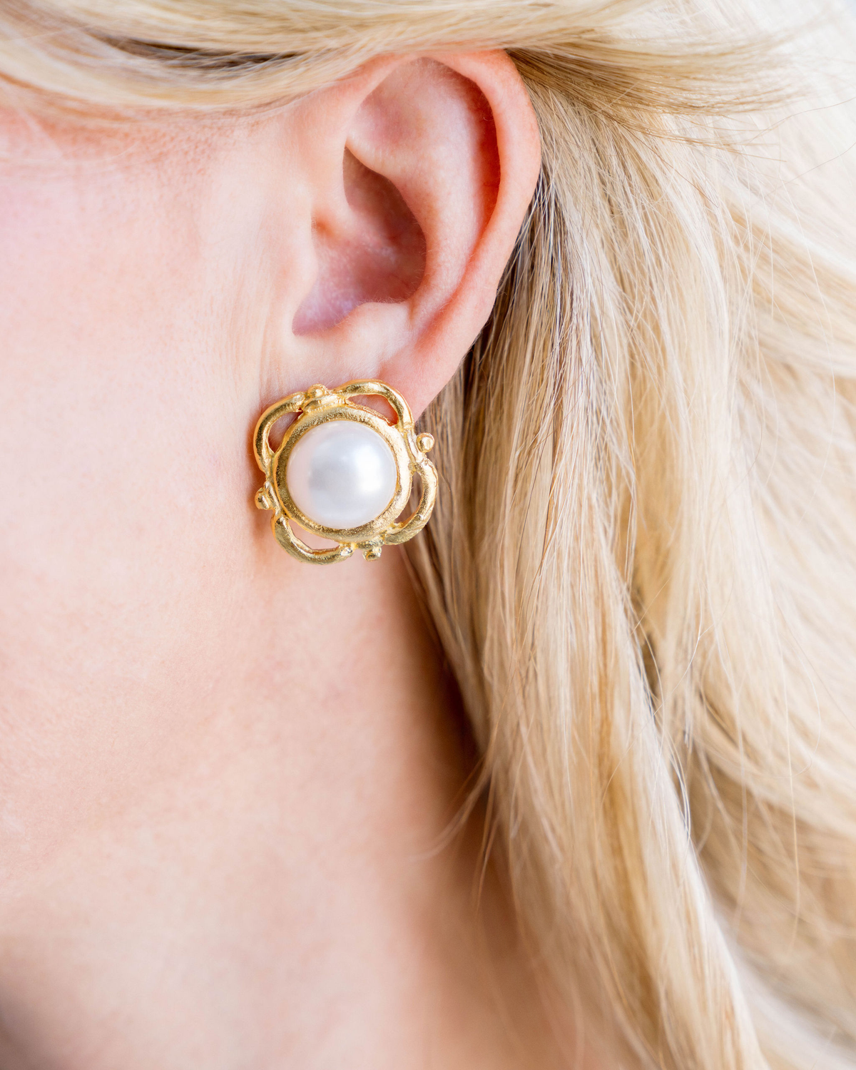 Susan Shaw Pearl Scroll Studs