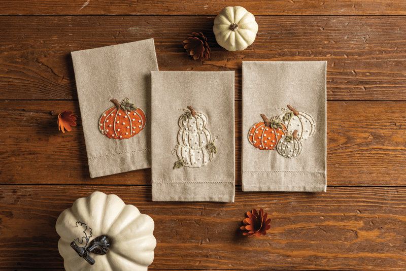 STACKED PUMPKIN FRENCH KNOT TOWEL