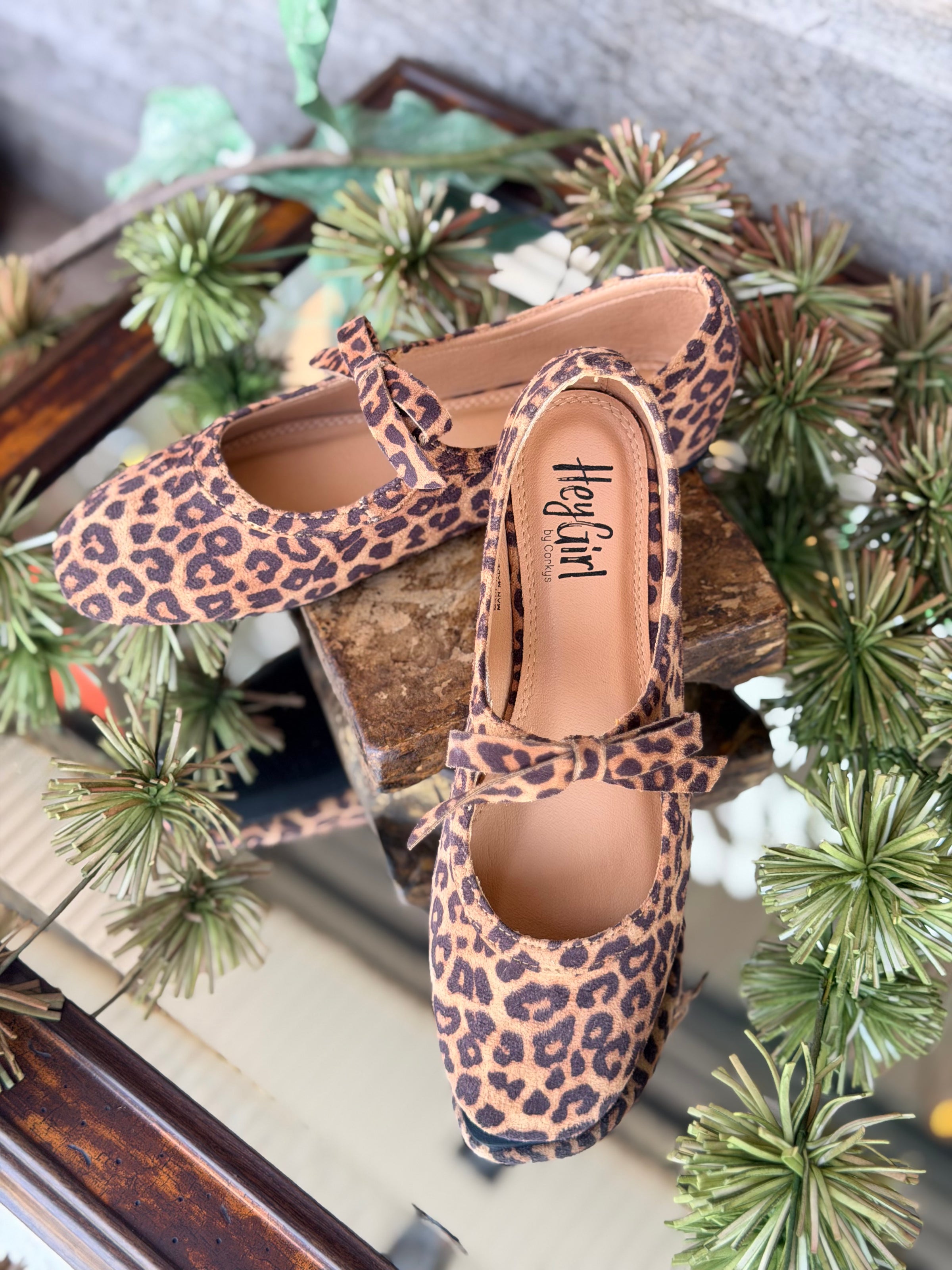 Corkys Layover - Leopard