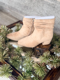 Corkys Addicted Sand Faux Suede