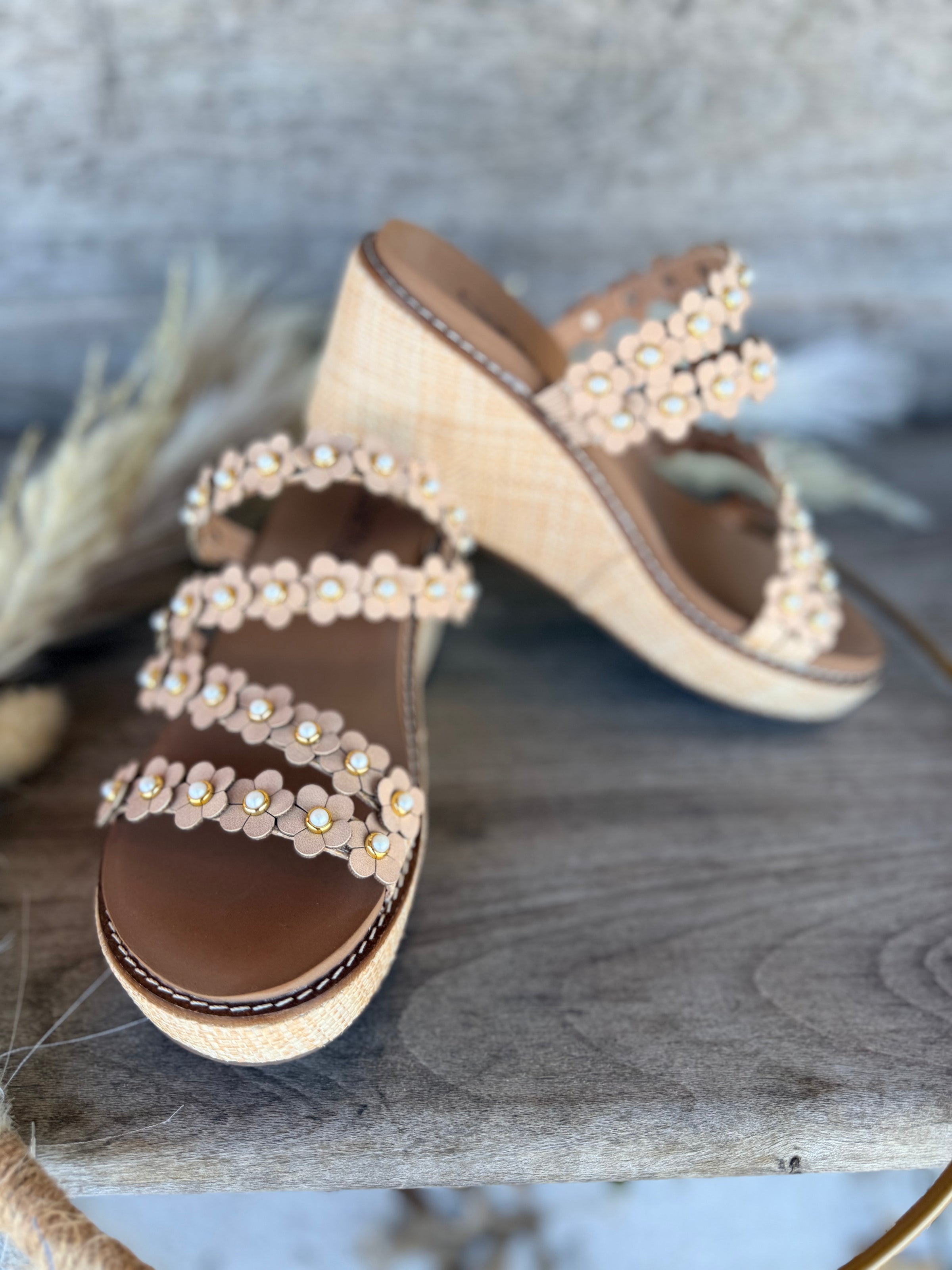 Corkys Let's Be Friends - Raffia