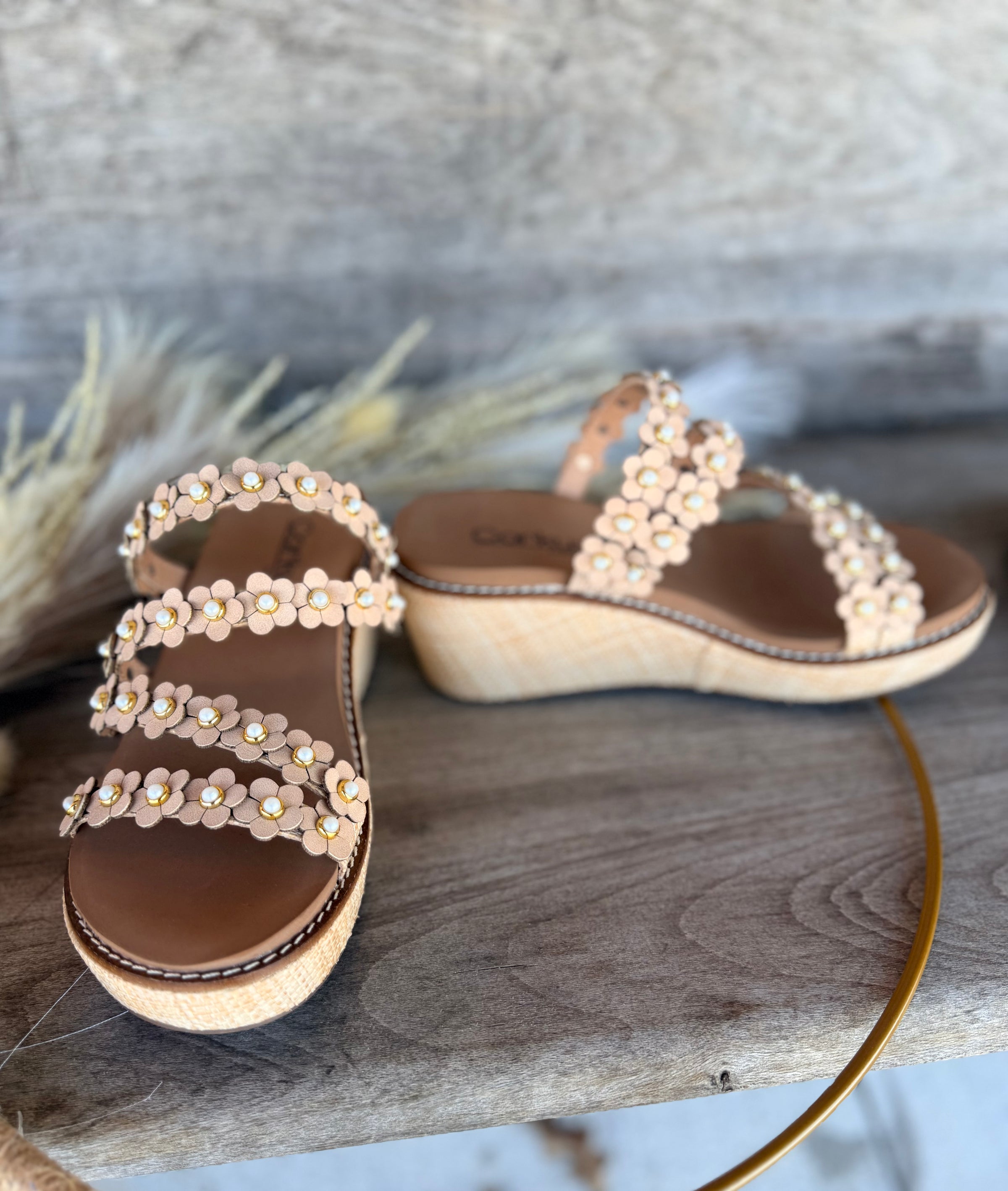 Corkys Let's Be Friends - Raffia